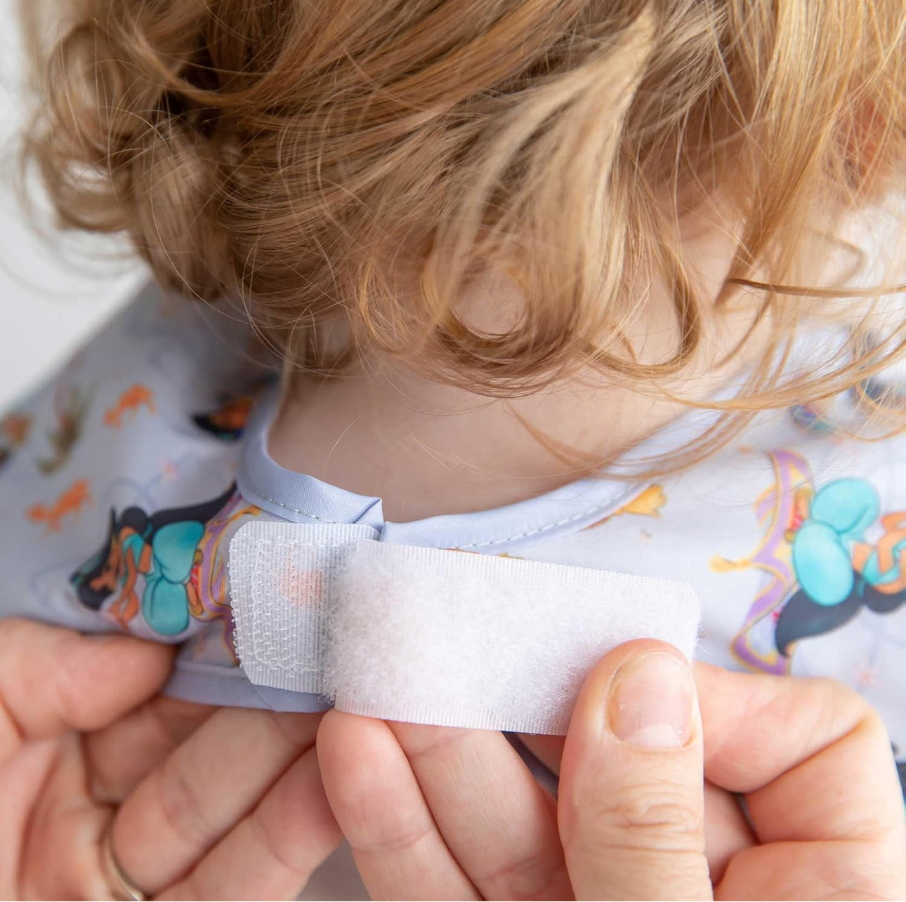 BUMKINS - Disney卡通造型超防水飯衣 (Jasmine 短袖款) Junior bib